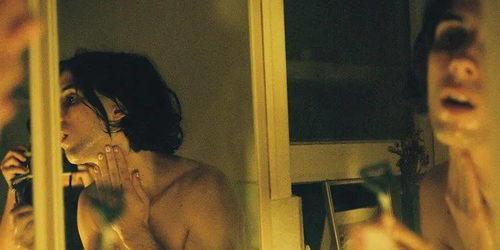 天浴在线观看  第2张